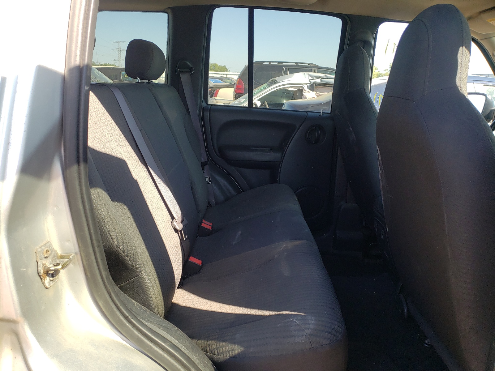 Photo 6 from auction – 2003 JEEP LIBERTY SP with VIN 1J4GL48KX3W659945