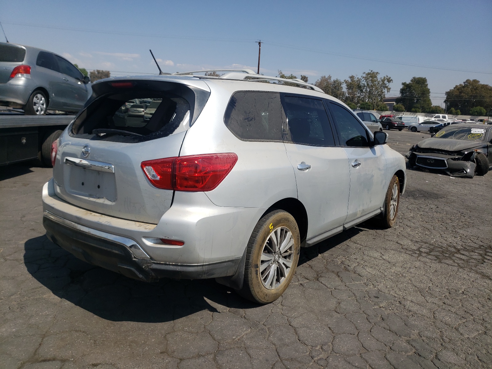 Photo 4 from auction – 2018 NISSAN PATHFINDER with VIN 5N1DR2MNXJC657036