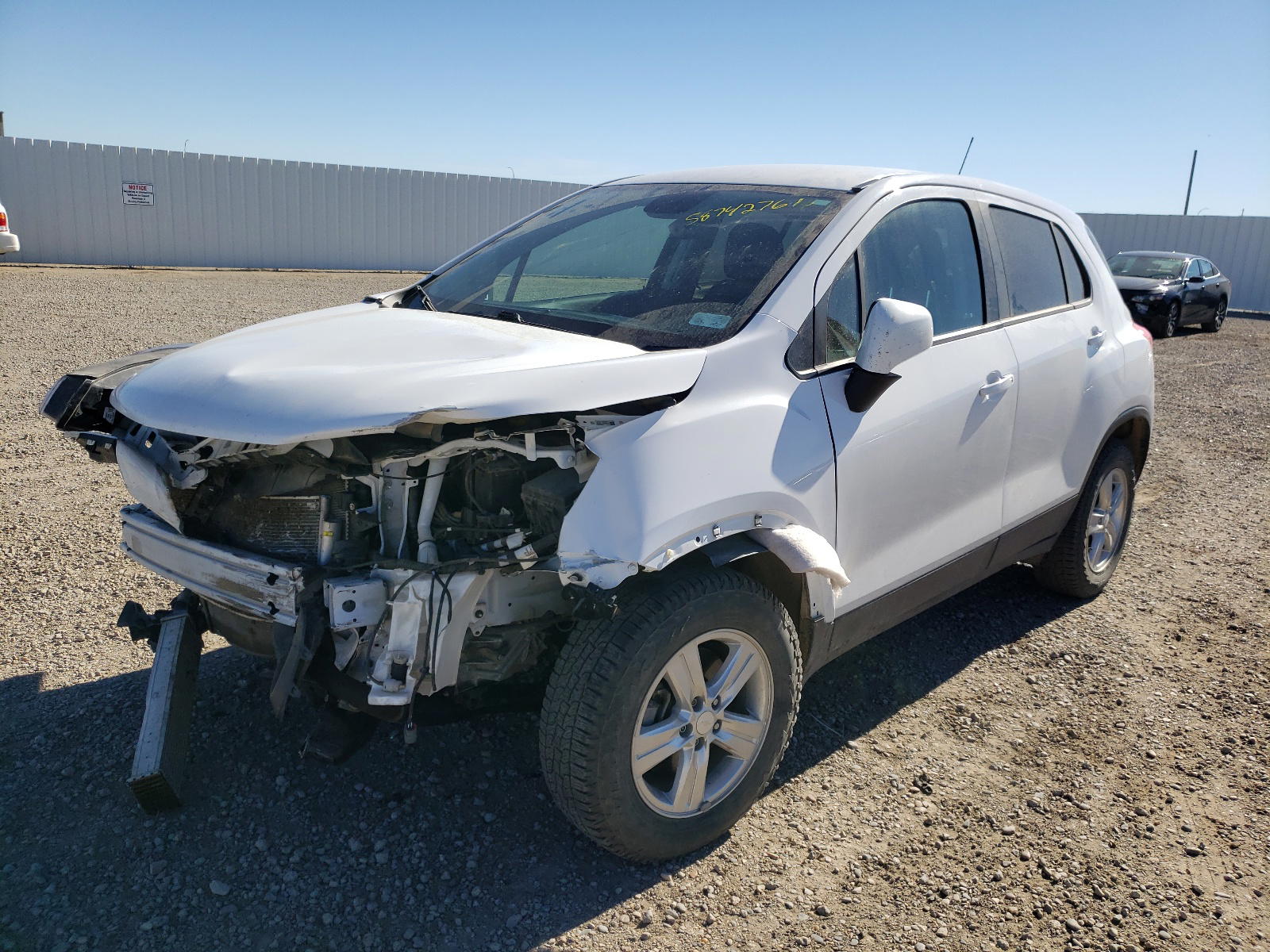 Photo 2 from auction – 2019 CHEVROLET TRAX LS with VIN 3GNCJNSB4KL282386