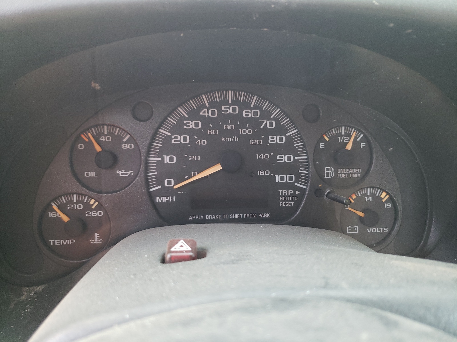 Photo 8 from auction – 2002 CHEVROLET EXPRESS G2 with VIN 1GCGG25R521157629