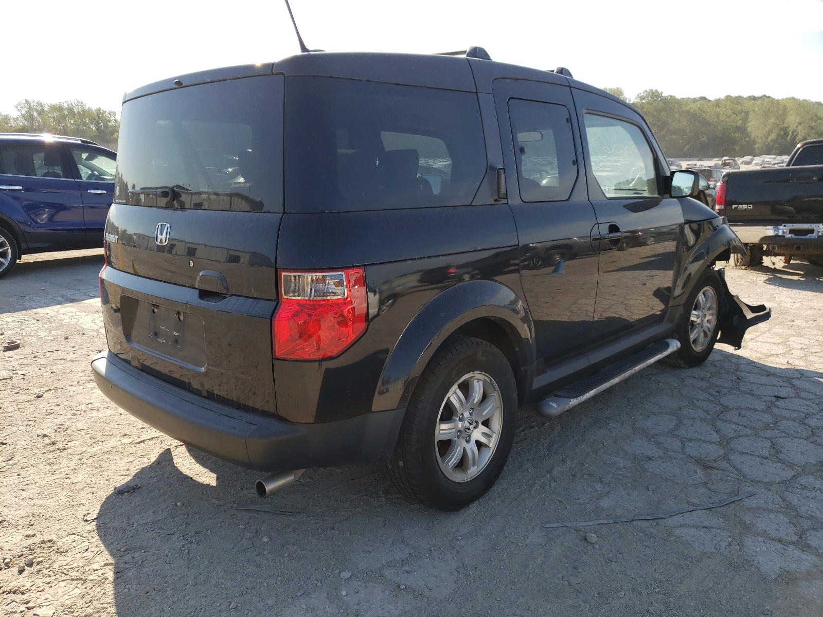Photo 4 from auction – 2007 HONDA ELEMENT EX with VIN 5J6YH28717L005106