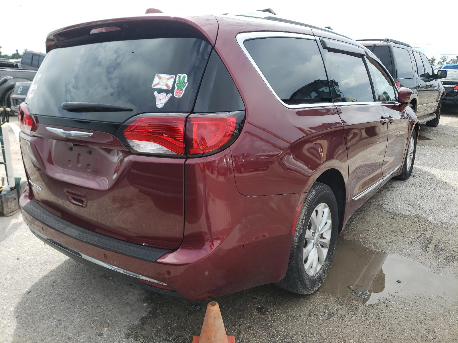 Photo 4 from auction – 2018 CHRYSLER PACIFICA T with VIN 2C4RC1BG7JR159104
