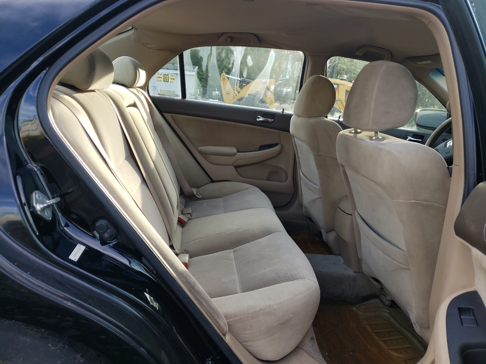 Photo 6 from auction – 2004 HONDA ACCORD with VIN 1HGCM56464A112232