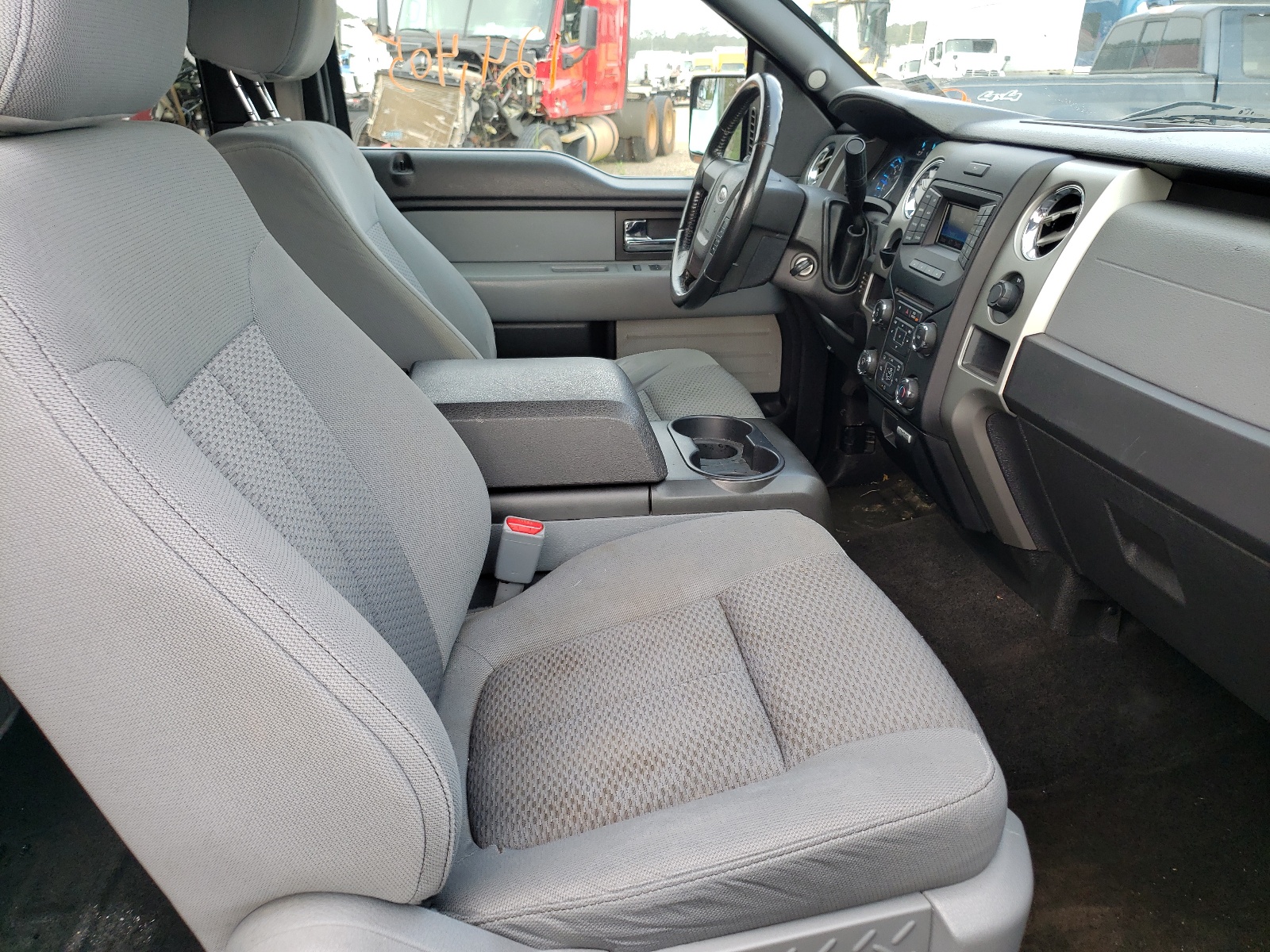 Photo 5 from auction – 2013 FORD F150 SUPER with VIN 1FTEX1CM5DFB15718