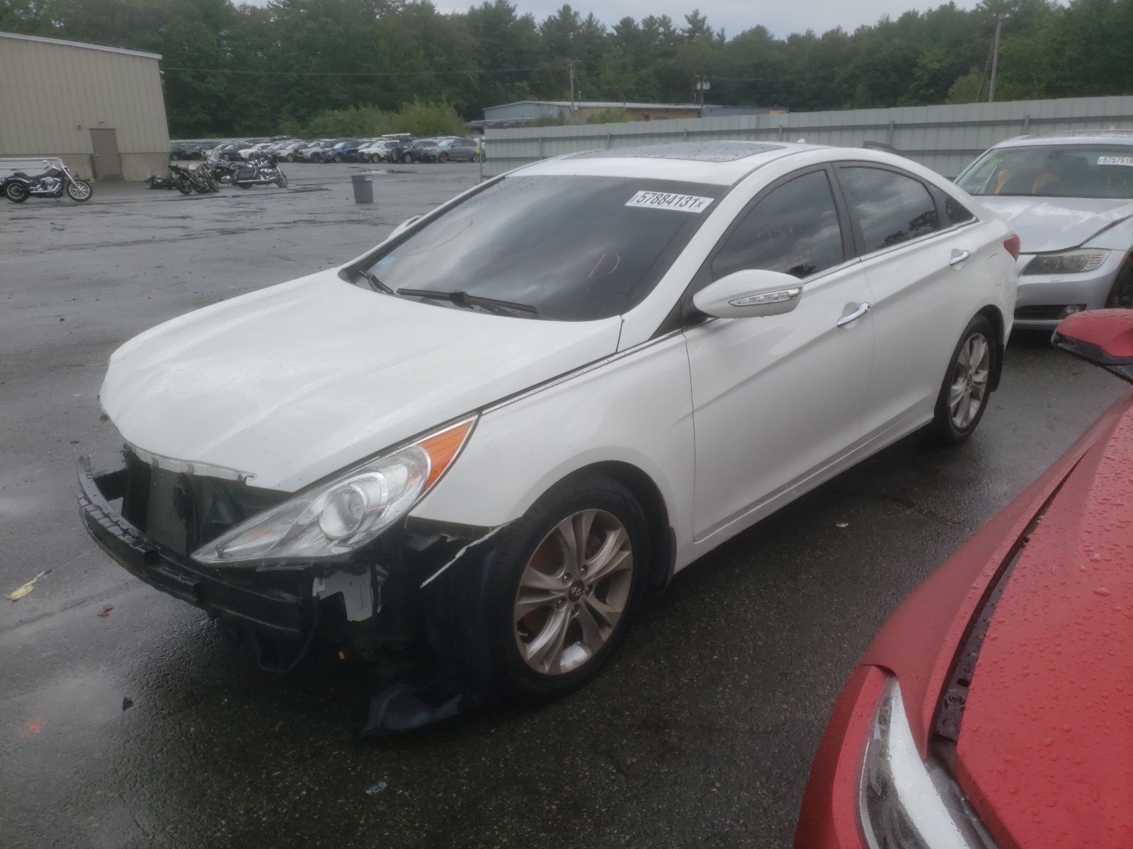 Photo 2 from auction – 2011 HYUNDAI SONATA SE with VIN 5NPEC4ACXBH035423