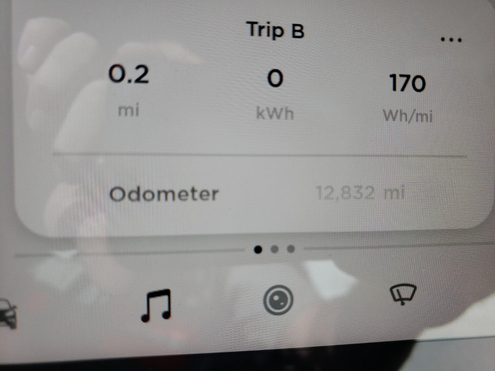 Photo 8 from auction – 2020 TESLA MODEL Y with VIN 5YJYGDEF5LF022942