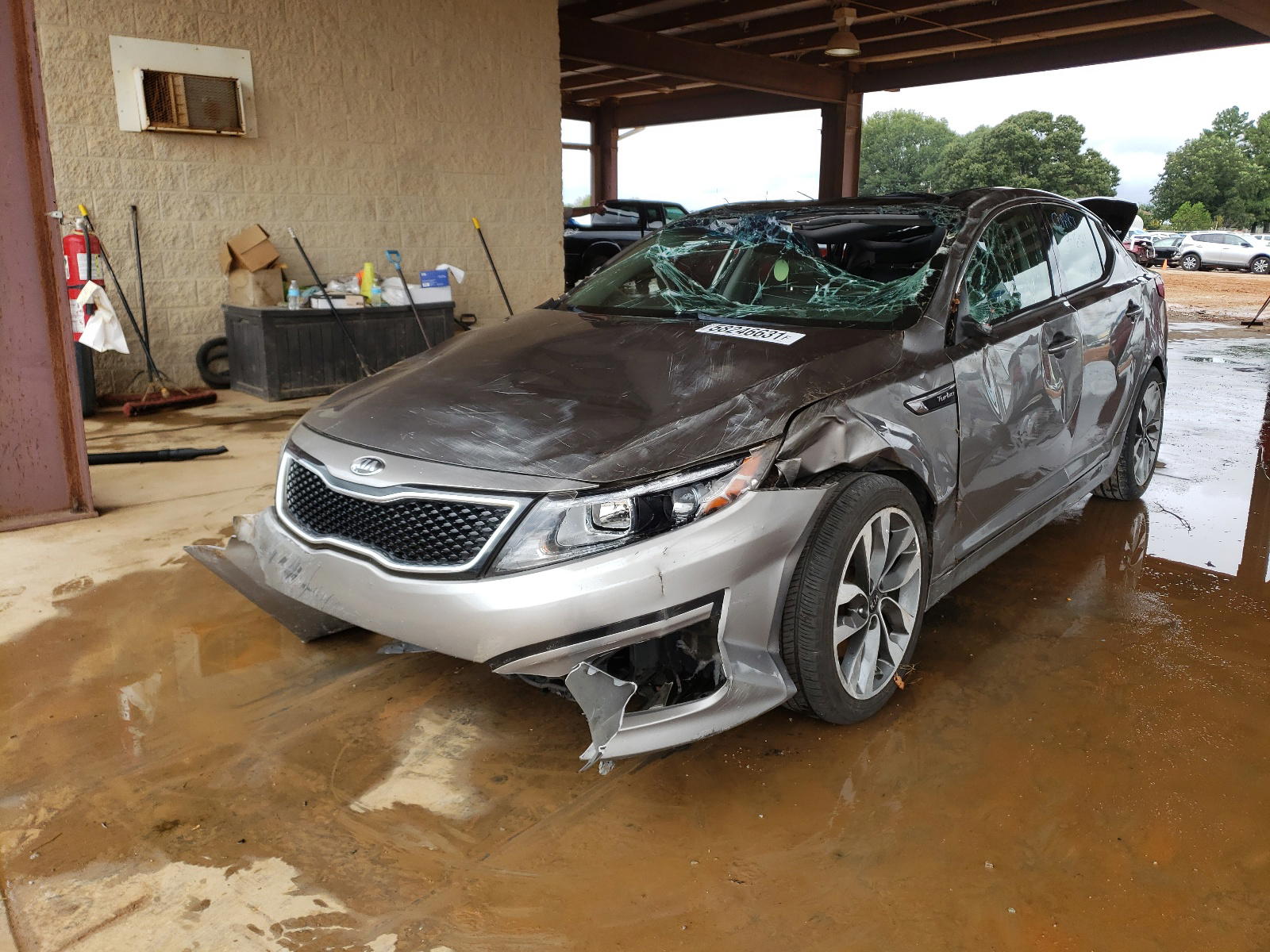 Photo 2 from auction – 2014 KIA OPTIMA SX with VIN 5XXGR4A66EG266725