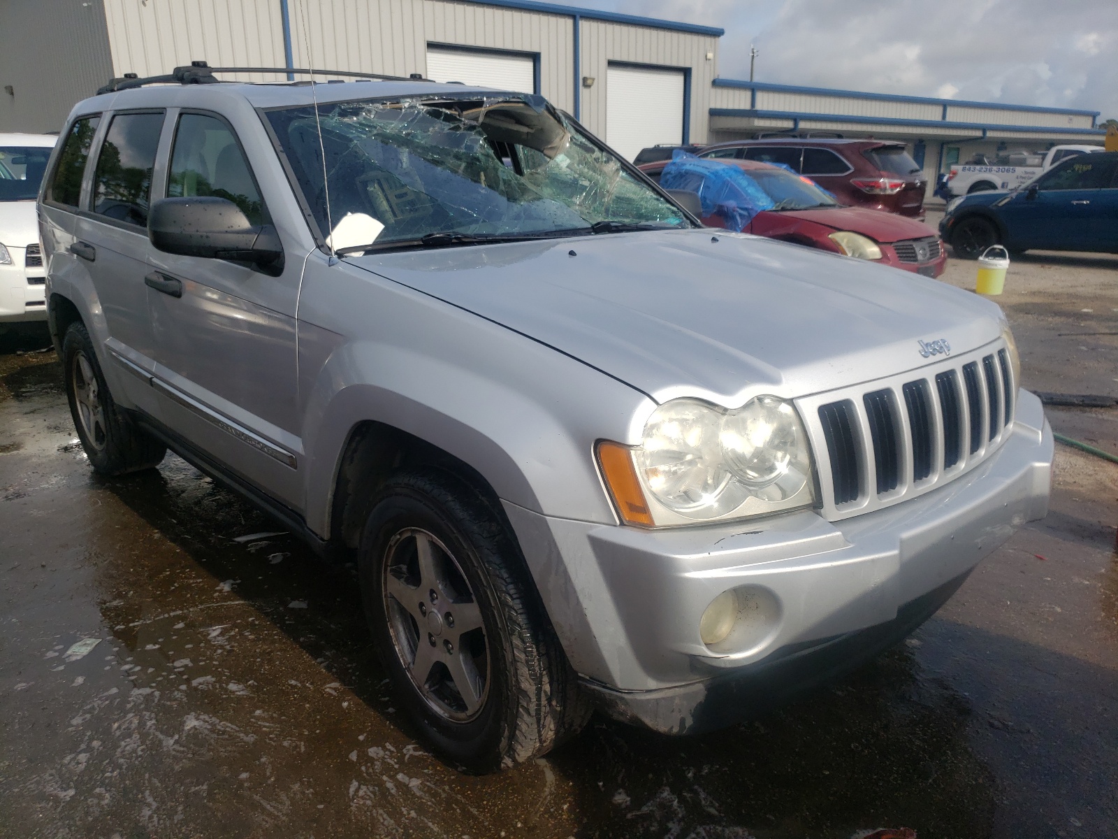JEEP GRAND CHER 2005 with VIN 1J4HS48N55C688923 - Photo from auction