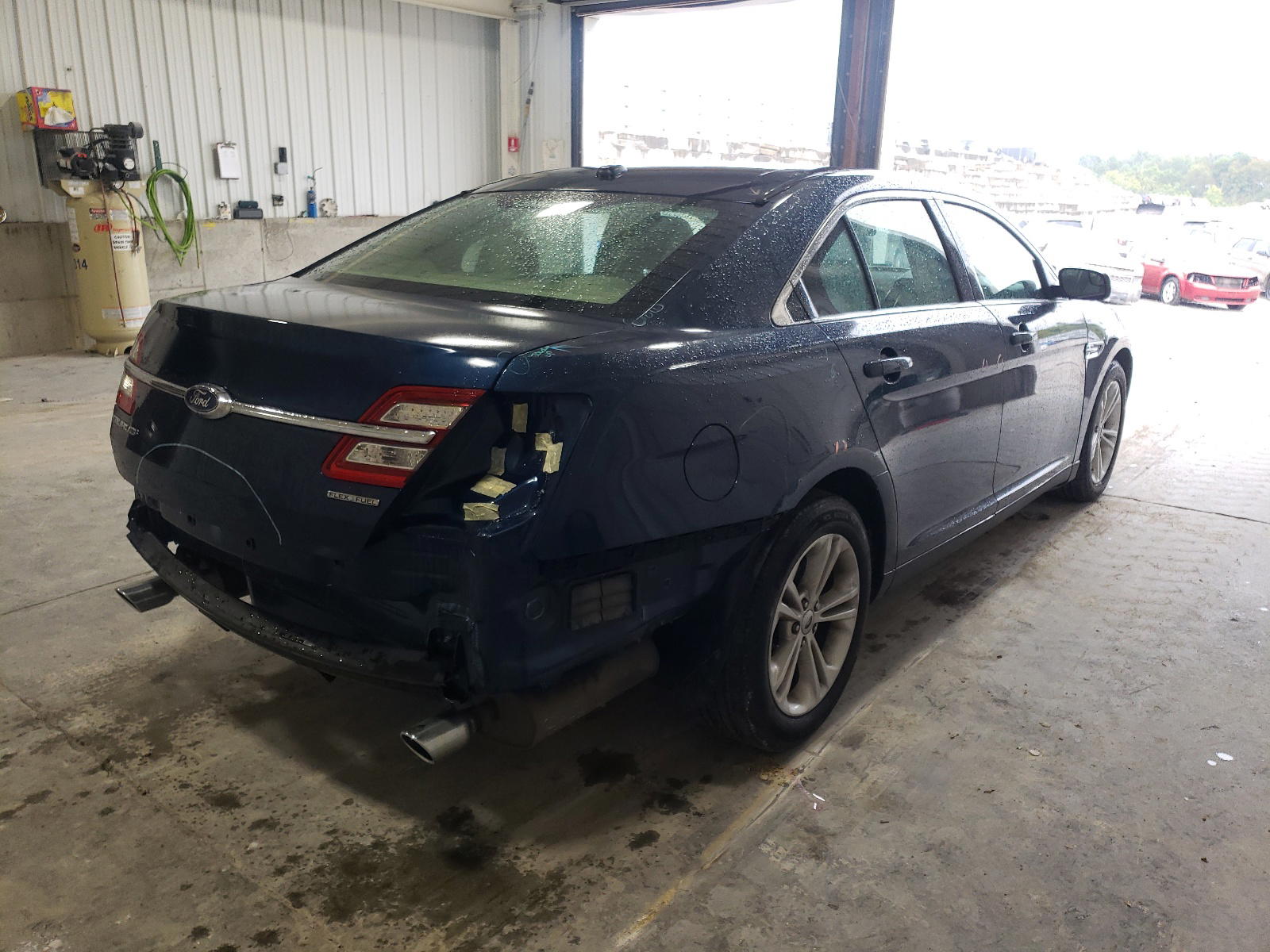 Photo 4 from auction – 2016 FORD TAURUS SE with VIN 1FAHP2D8XGG155138