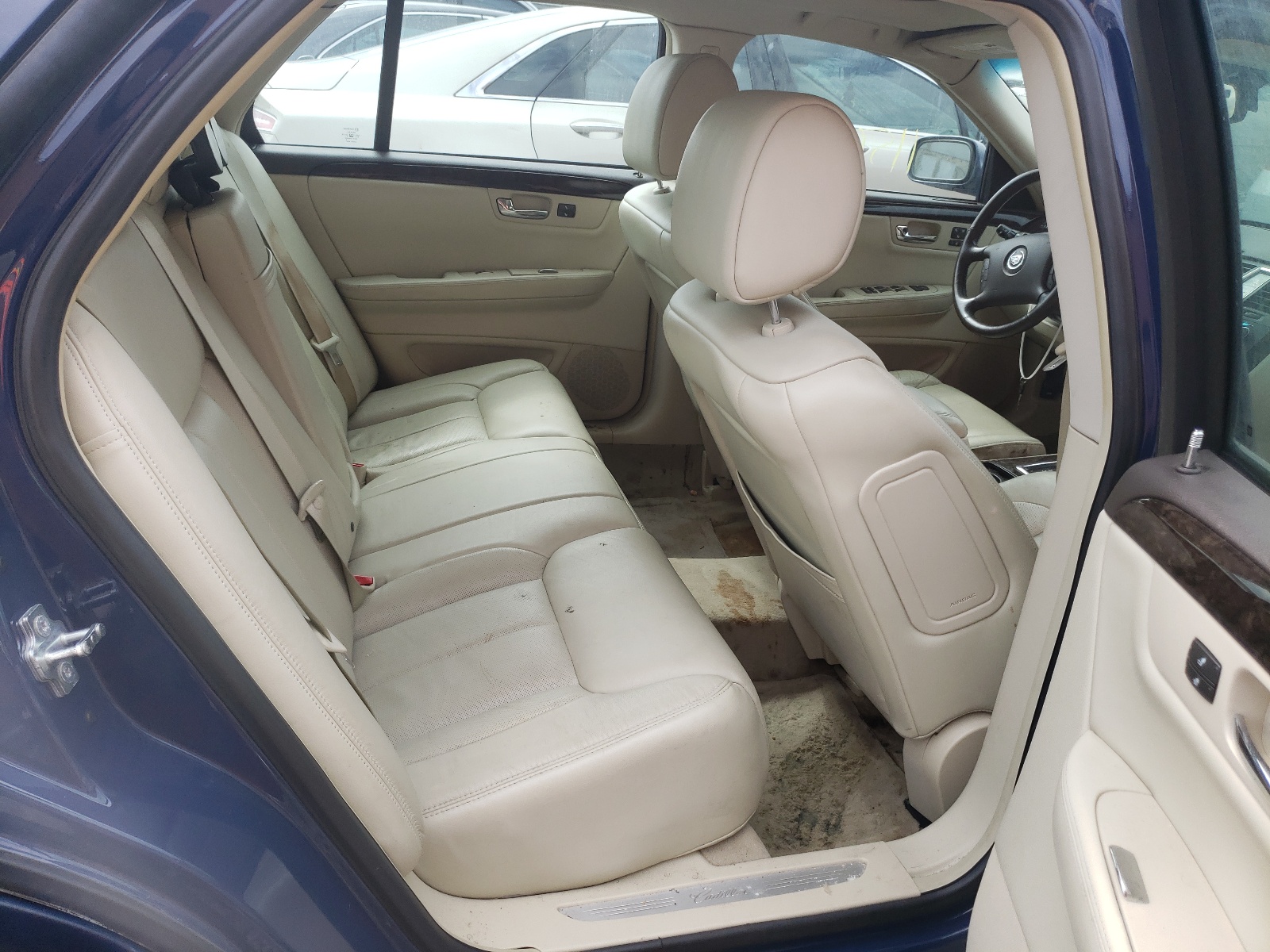 Photo 6 from auction – 2008 CADILLAC DTS with VIN 1G6KD57Y58U210607