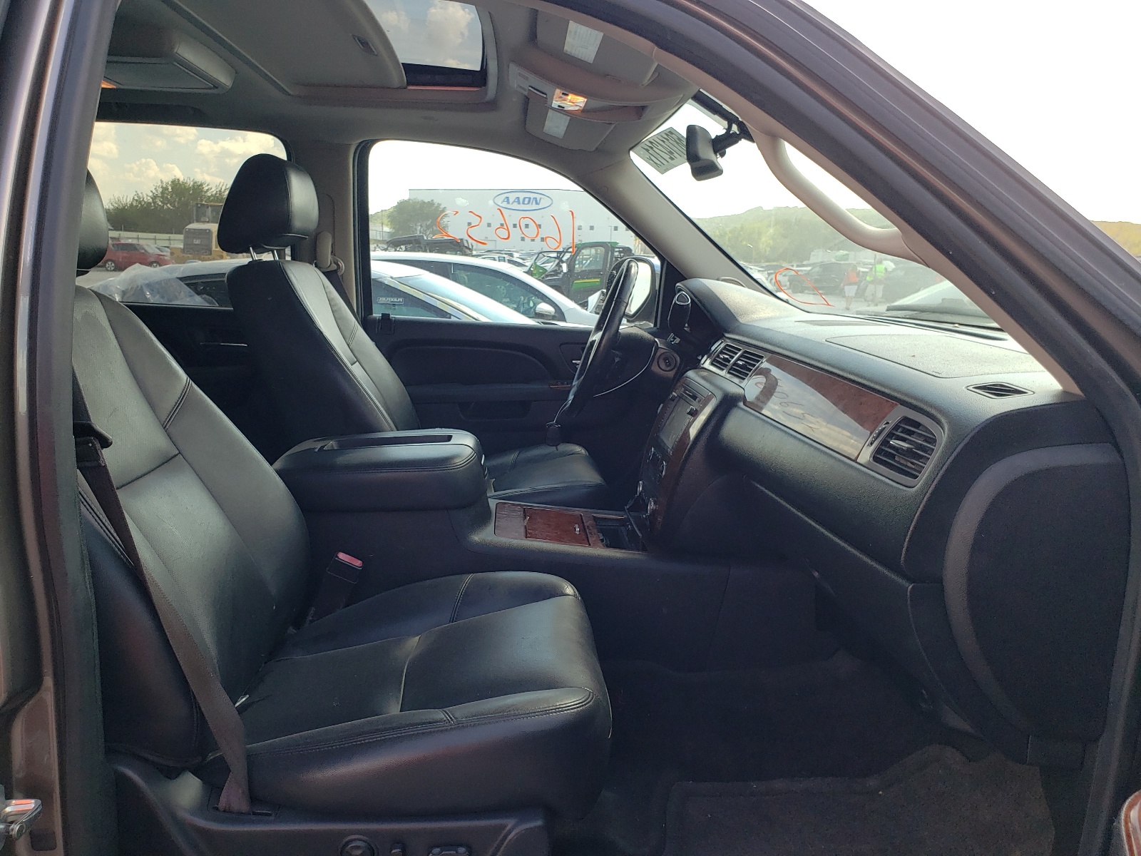 Photo 5 from auction – 2013 CHEVROLET SUBURBAN C with VIN 1GNSCKE01DR195152