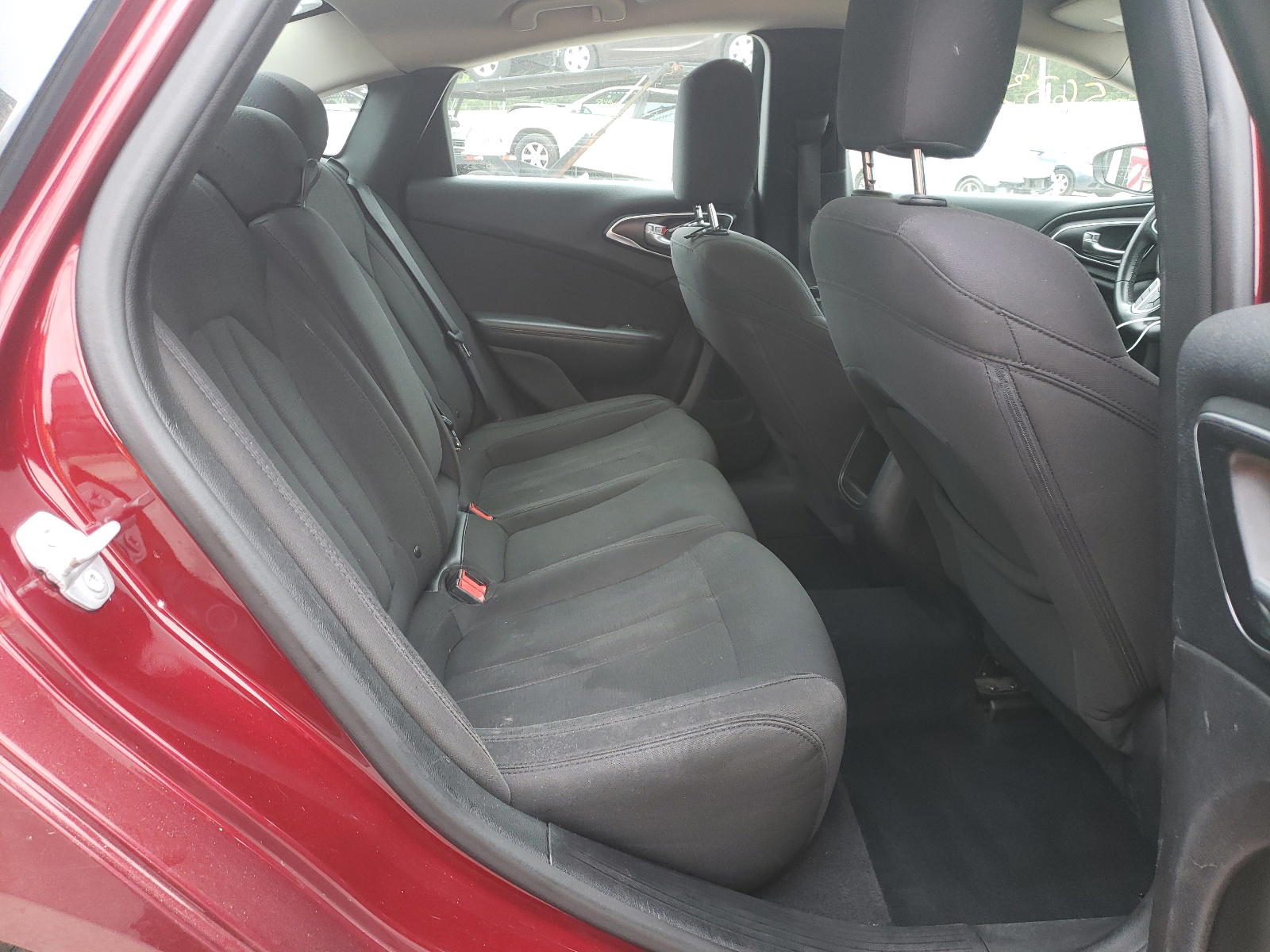 Photo 6 from auction – 2015 CHRYSLER 200 LIMITE with VIN 1C3CCCAB2FN759657