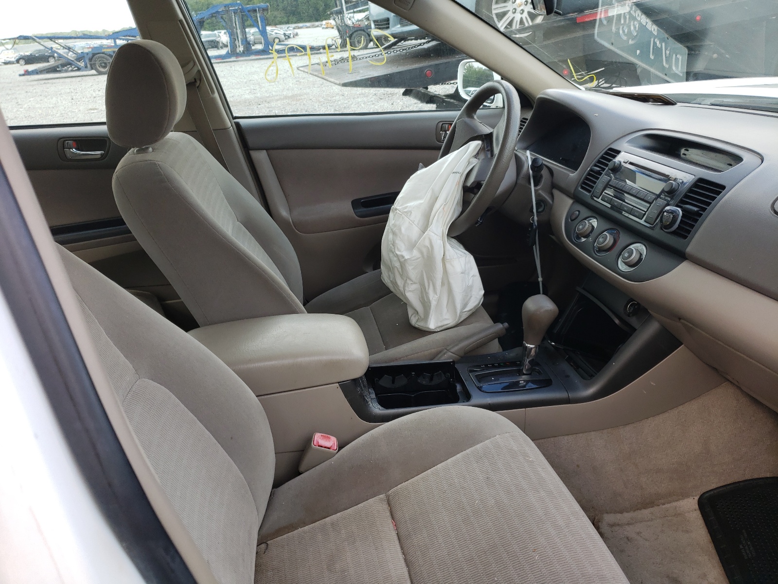 Photo 5 from auction – 2005 TOYOTA CAMRY LE with VIN 4T1BE30K45U427609