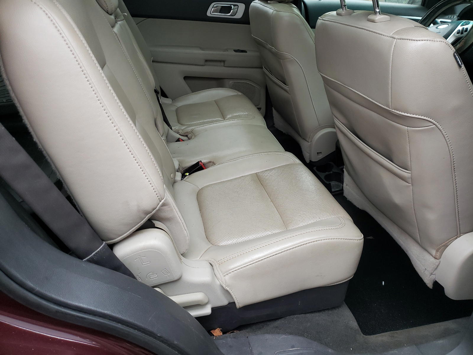 Photo 6 from auction – 2011 FORD EXPLORER L with VIN 1FMHK8F81BGA58925