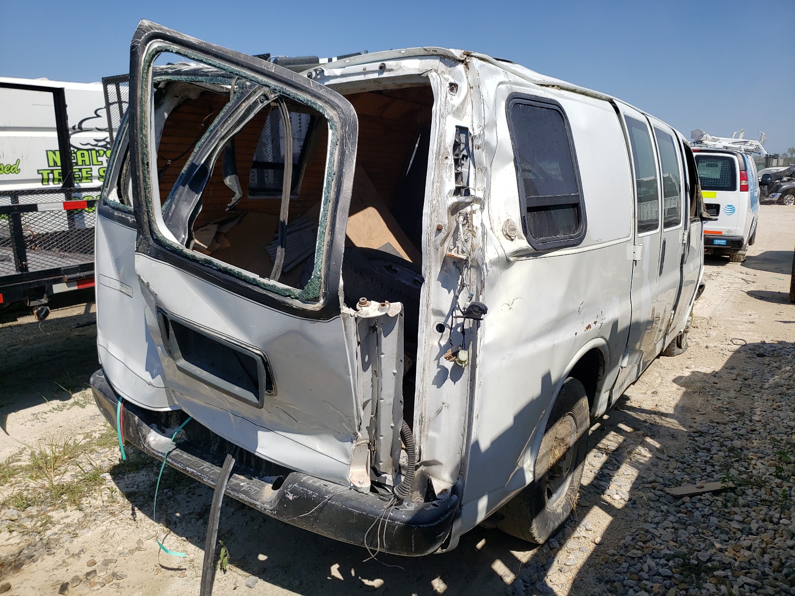 Photo 4 from auction – 2002 CHEVROLET EXPRESS G2 with VIN 1GCGG25R521157629
