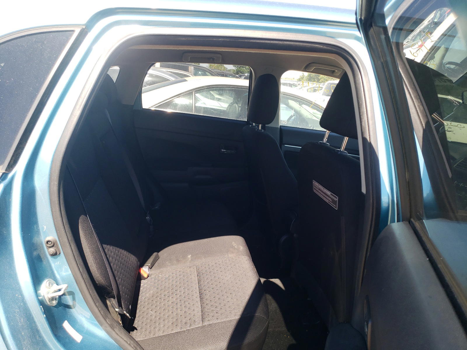 Photo 6 from auction – 2011 MITSUBISHI OUTLANDER with VIN JA4AR4AU0BZ020454