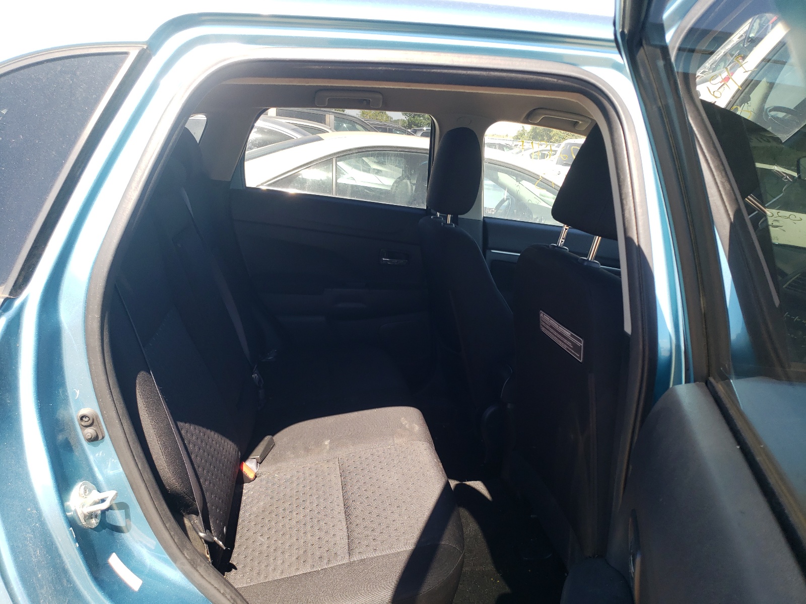 Zdjęcie 6 z aukcji – 2011 MITSUBISHI OUTLANDER z VIN JA4AR4AU0BZ020454