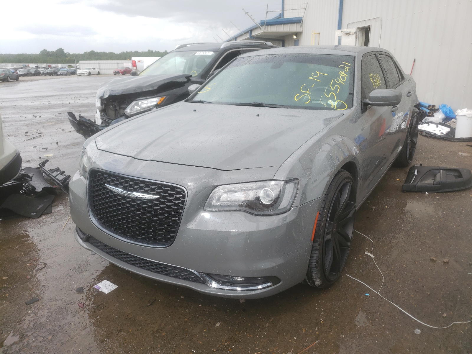 Photo 2 from auction – 2019 CHRYSLER 300 S with VIN 2C3CCABG3KH559498