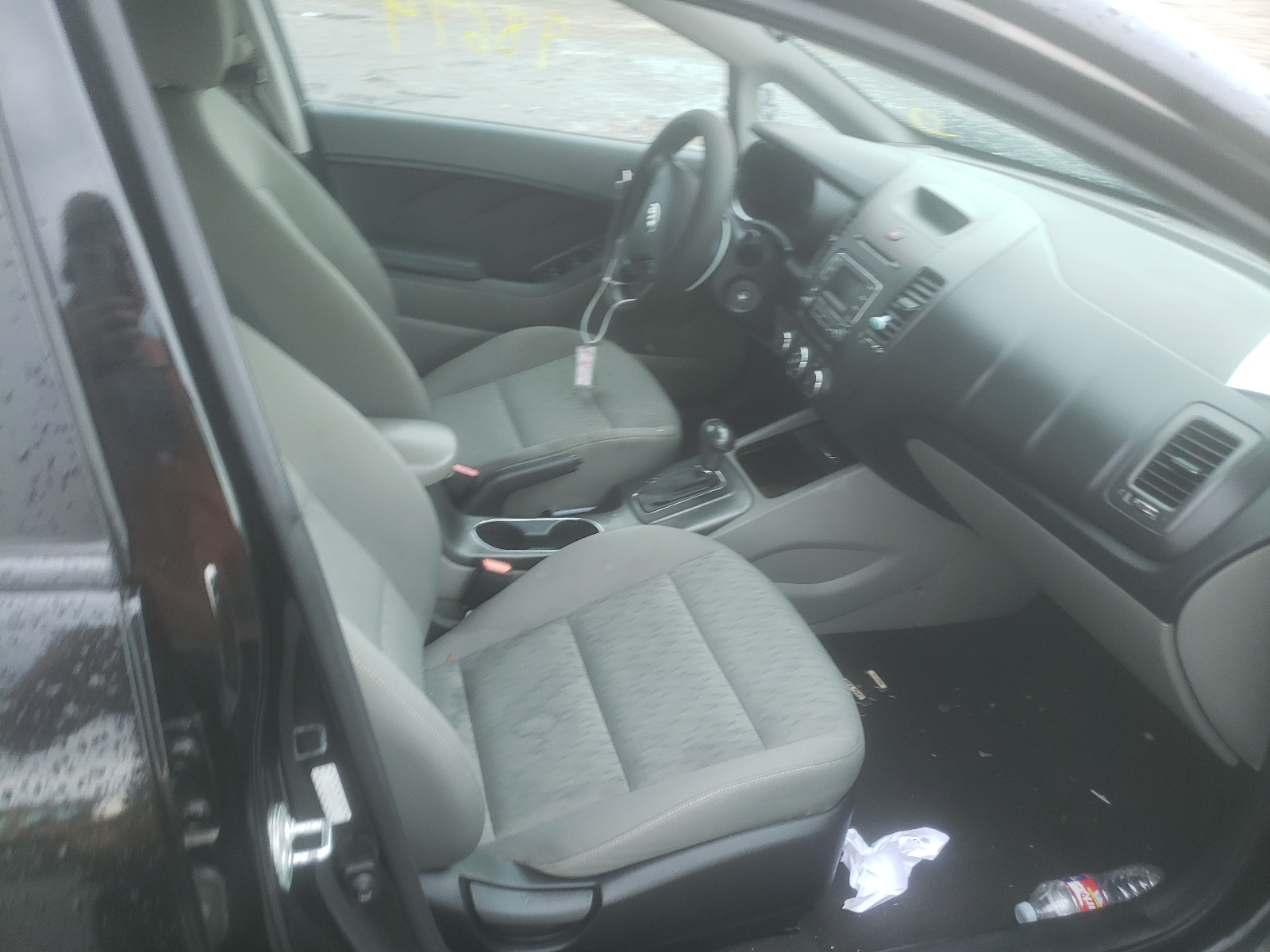 Photo 5 from auction – 2015 KIA FORTE LX with VIN KNAFK4A6XF5422803