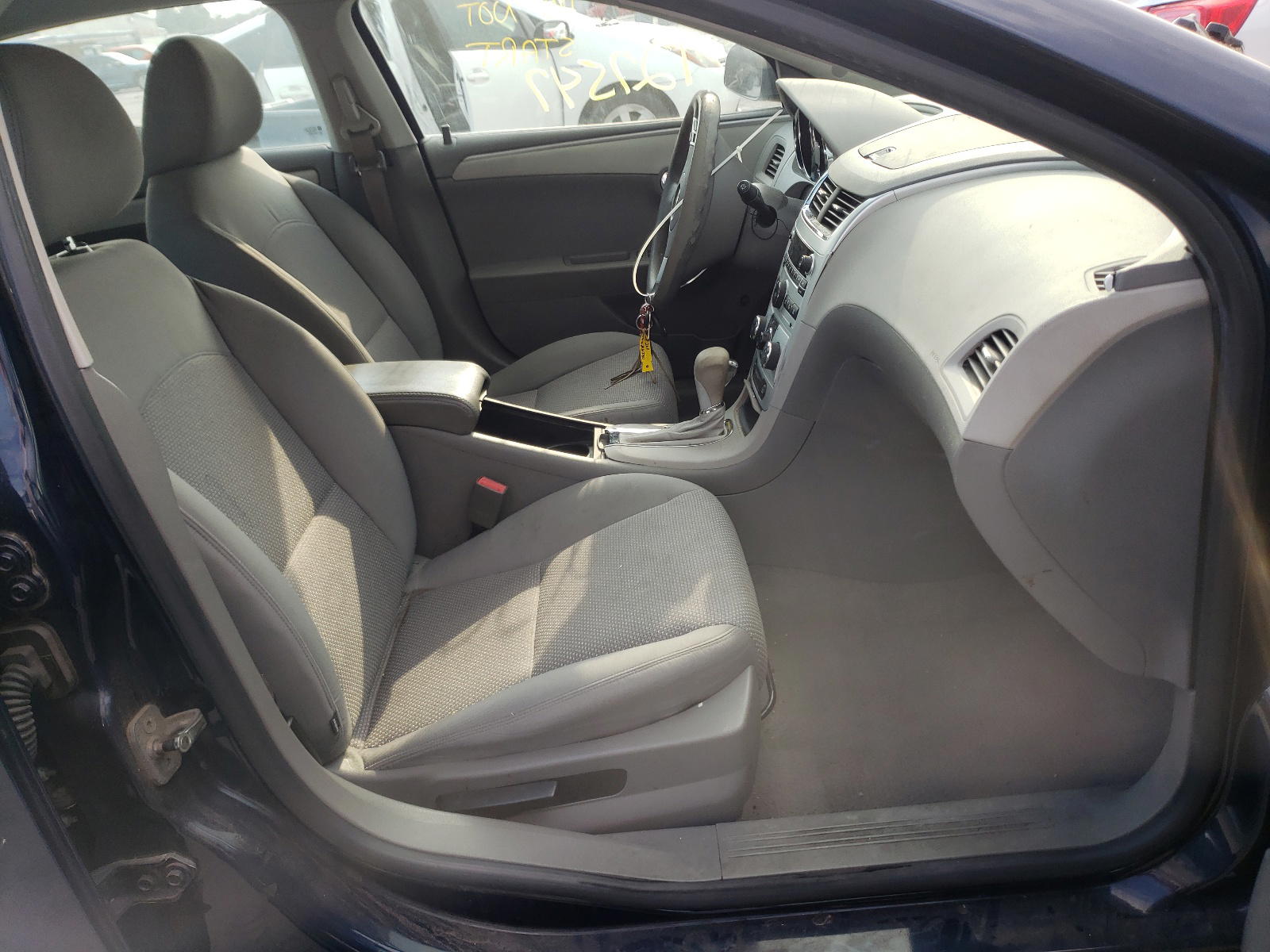 Photo 5 from auction – 2011 CHEVROLET MALIBU LS with VIN 1G1ZA5EU2BF264245