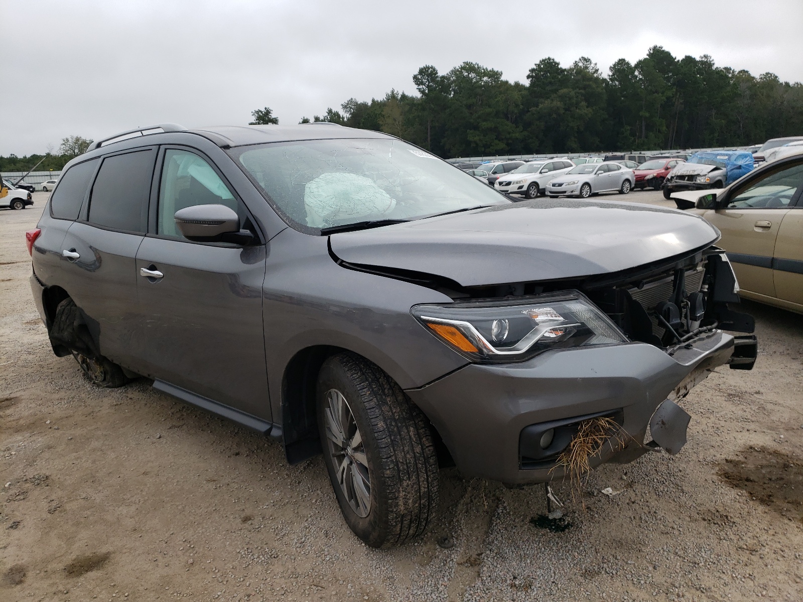 NISSAN PATHFINDER 2017 with VIN 5N1DR2MM1HC622760 - Photo from auction