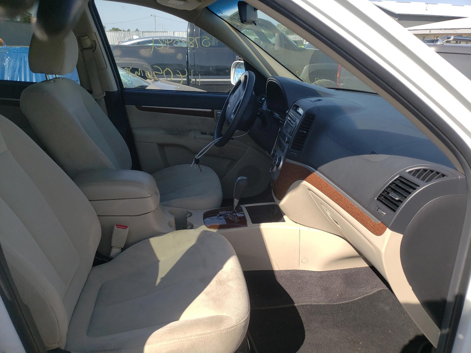 Photo 5 from auction – 2008 HYUNDAI SANTA FE G with VIN 5NMSG73D18H171864