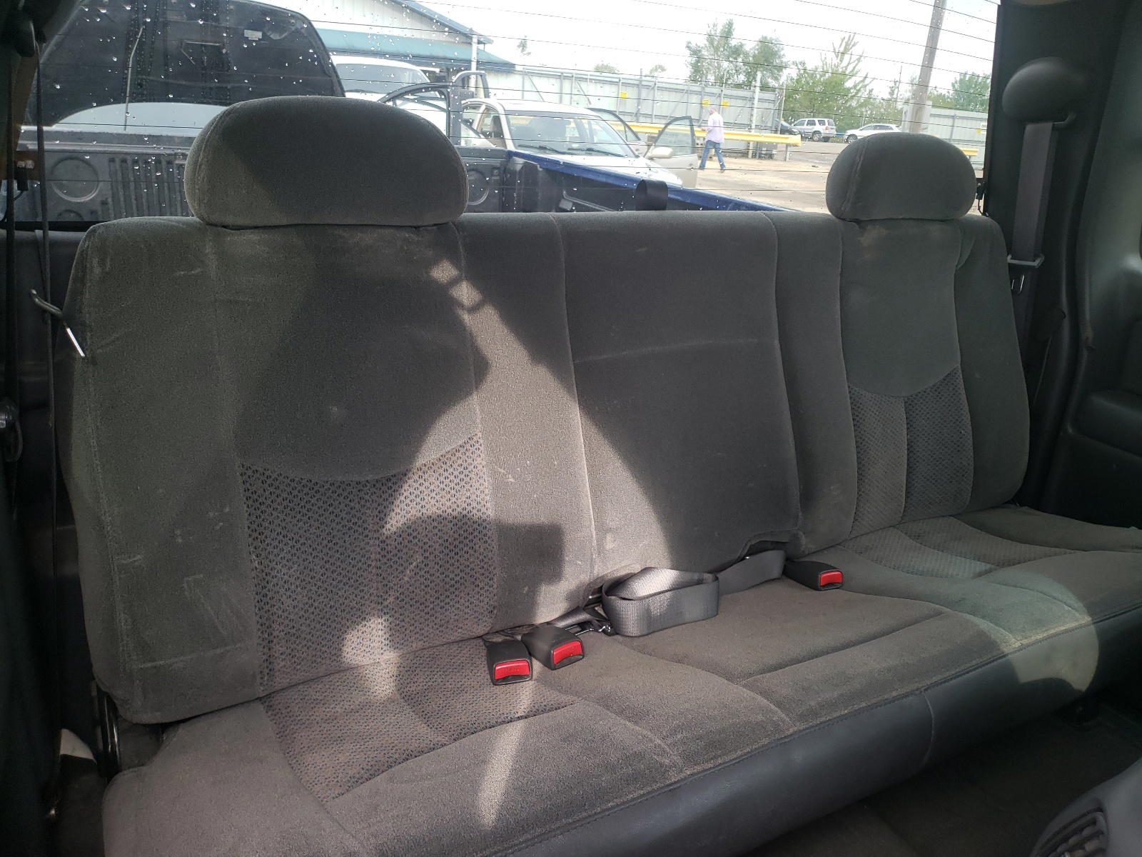 Photo 6 from auction – 2004 CHEVROLET SILVERADO with VIN 1GCEK19T64E227110
