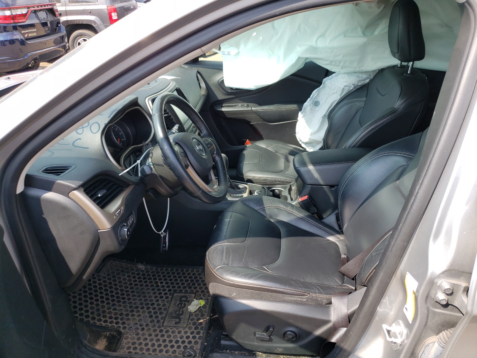 Photo 5 from auction – 2015 JEEP CHEROKEE L with VIN 1C4PJLDS4FW738012