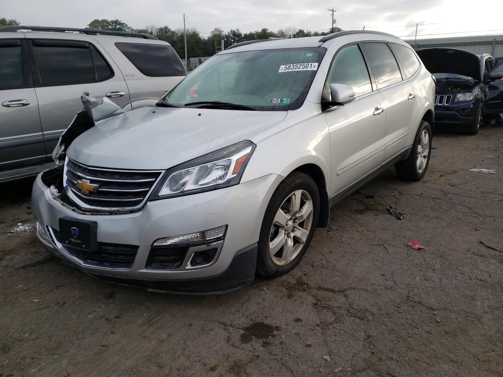 Photo 2 from auction – 2016 CHEVROLET TRAVERSE L with VIN 1GNKRGKD2GJ328216