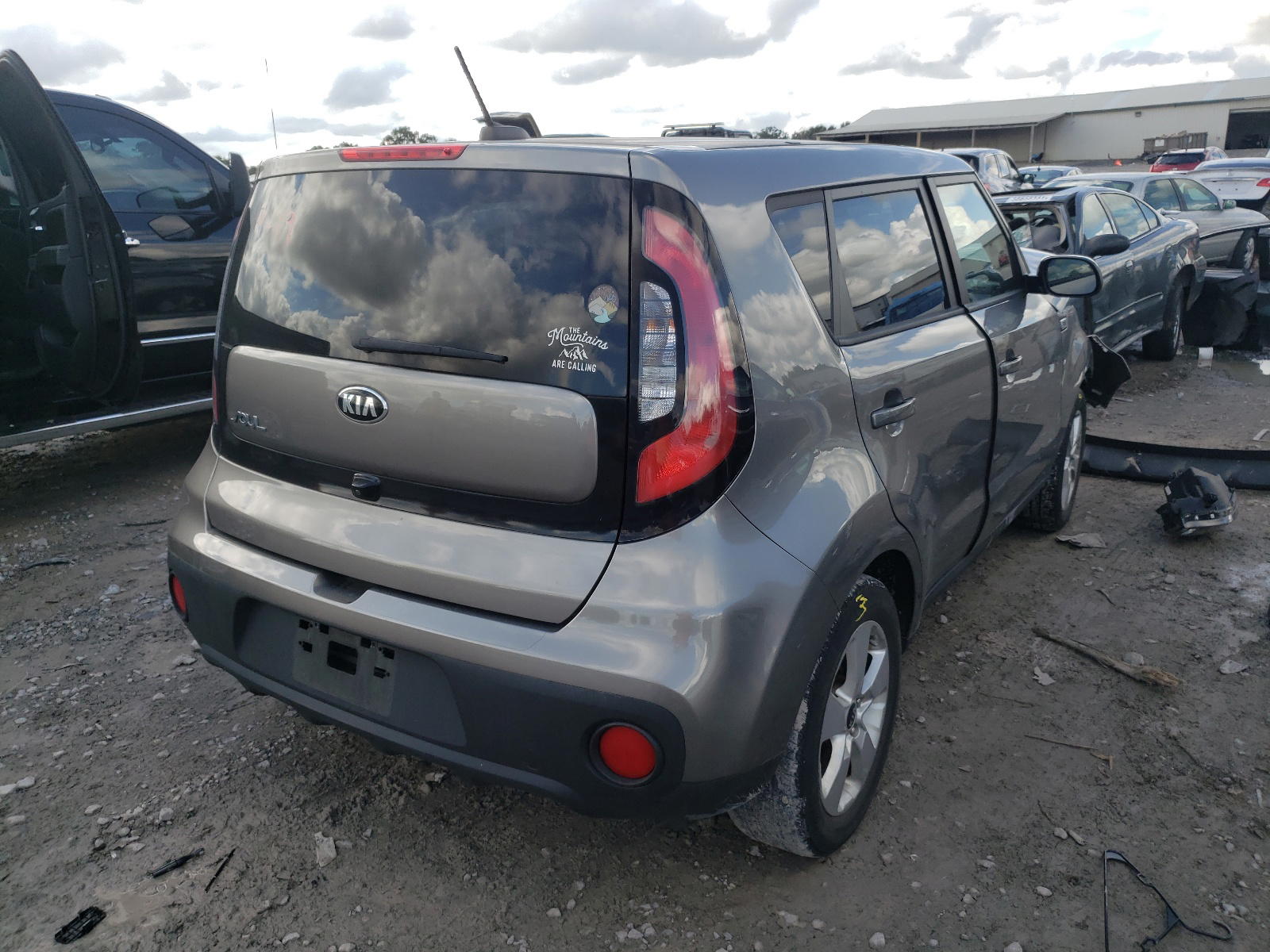 Photo 4 from auction – 2017 KIA SOUL with VIN KNDJN2A22H7473564