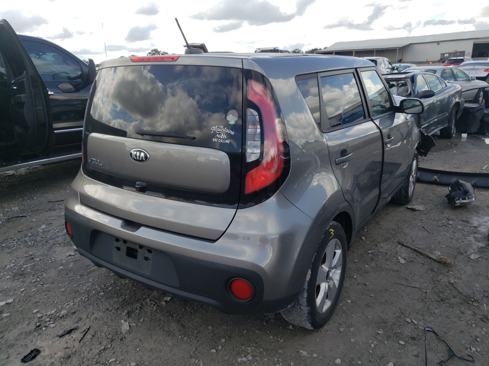 Zdjęcie 4 z aukcji – 2017 KIA SOUL z VIN KNDJN2A22H7473564