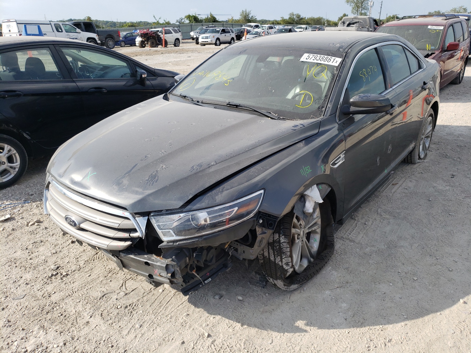 Photo 2 from auction – 2017 FORD TAURUS SEL with VIN 1FAHP2E8XHG109843