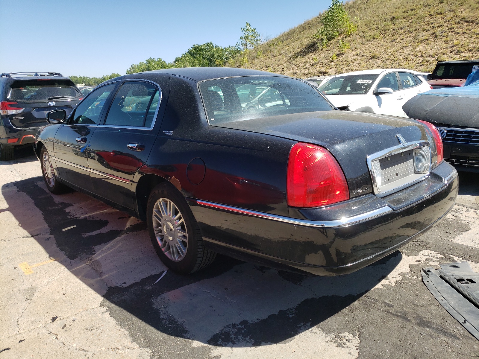 Photo 3 from auction – 2008 LINCOLN TOWN CAR S with VIN 2LNHM82V18X649734