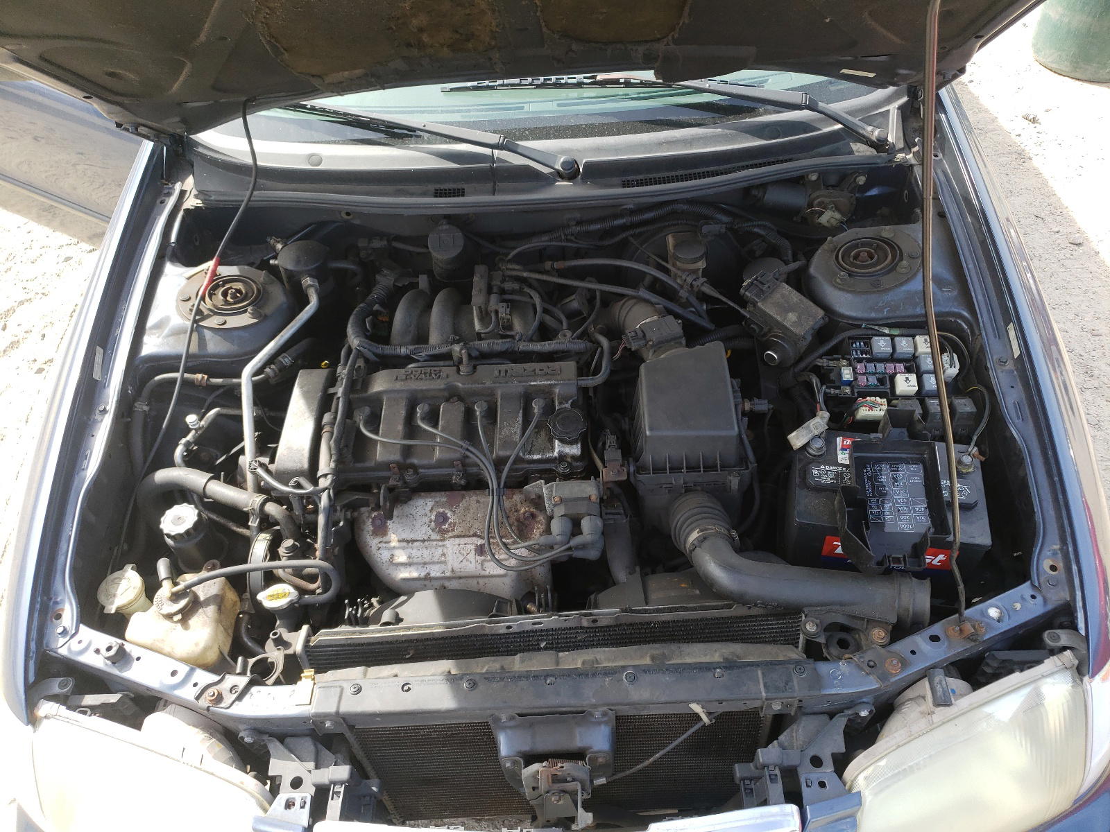 Photo 7 from auction – 2002 MAZDA 626 LX with VIN 1YVGF22C425302942