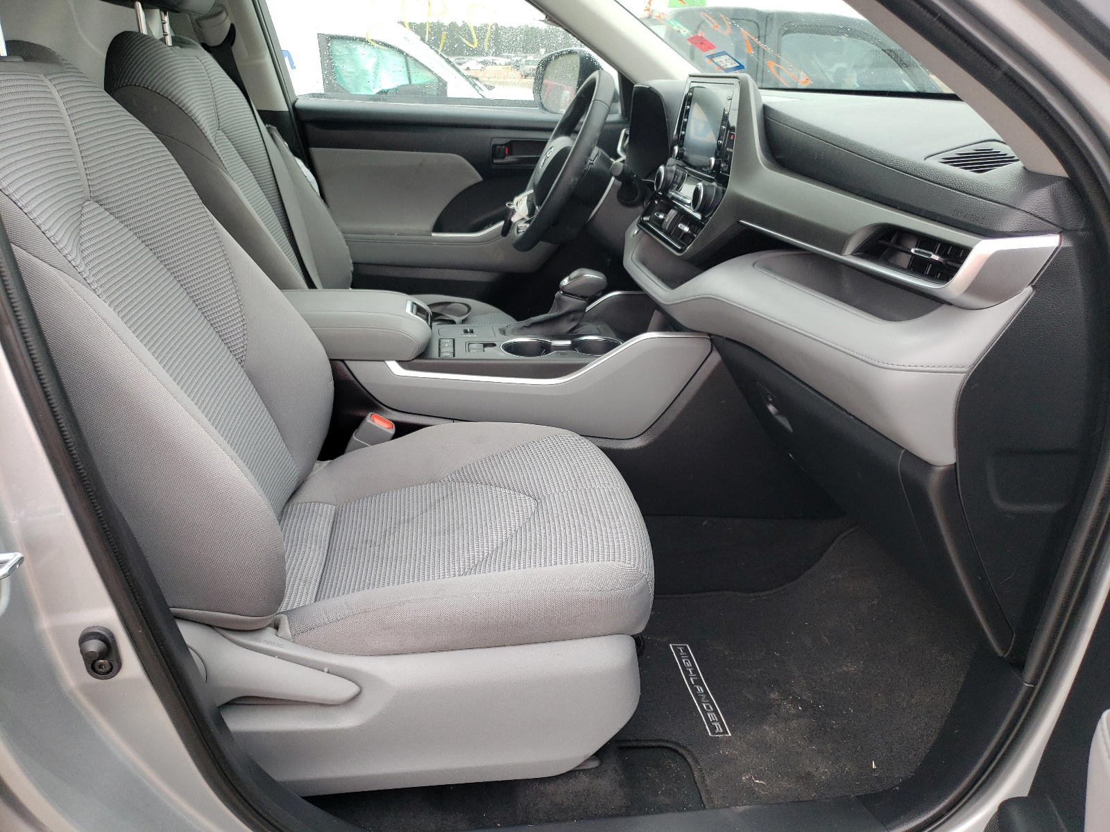 Photo 5 from auction – 2021 TOYOTA HIGHLANDER with VIN 5TDZZRAH5MS052782