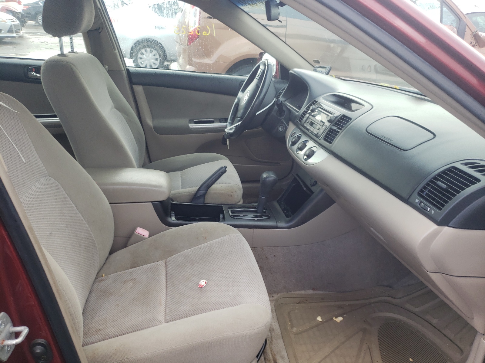 Photo 5 from auction – 2005 TOYOTA CAMRY with VIN 4T1BE32KX5U091901