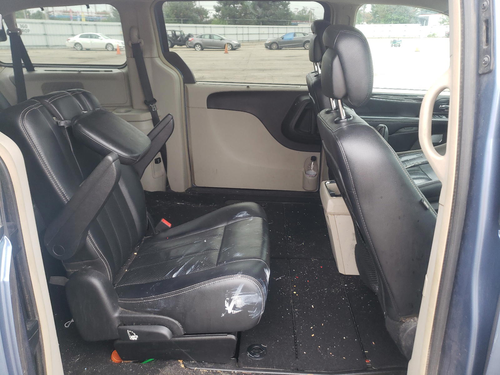 Photo 6 from auction – 2011 CHRYSLER TOWN & COU with VIN 2A4RR8DG6BR782973