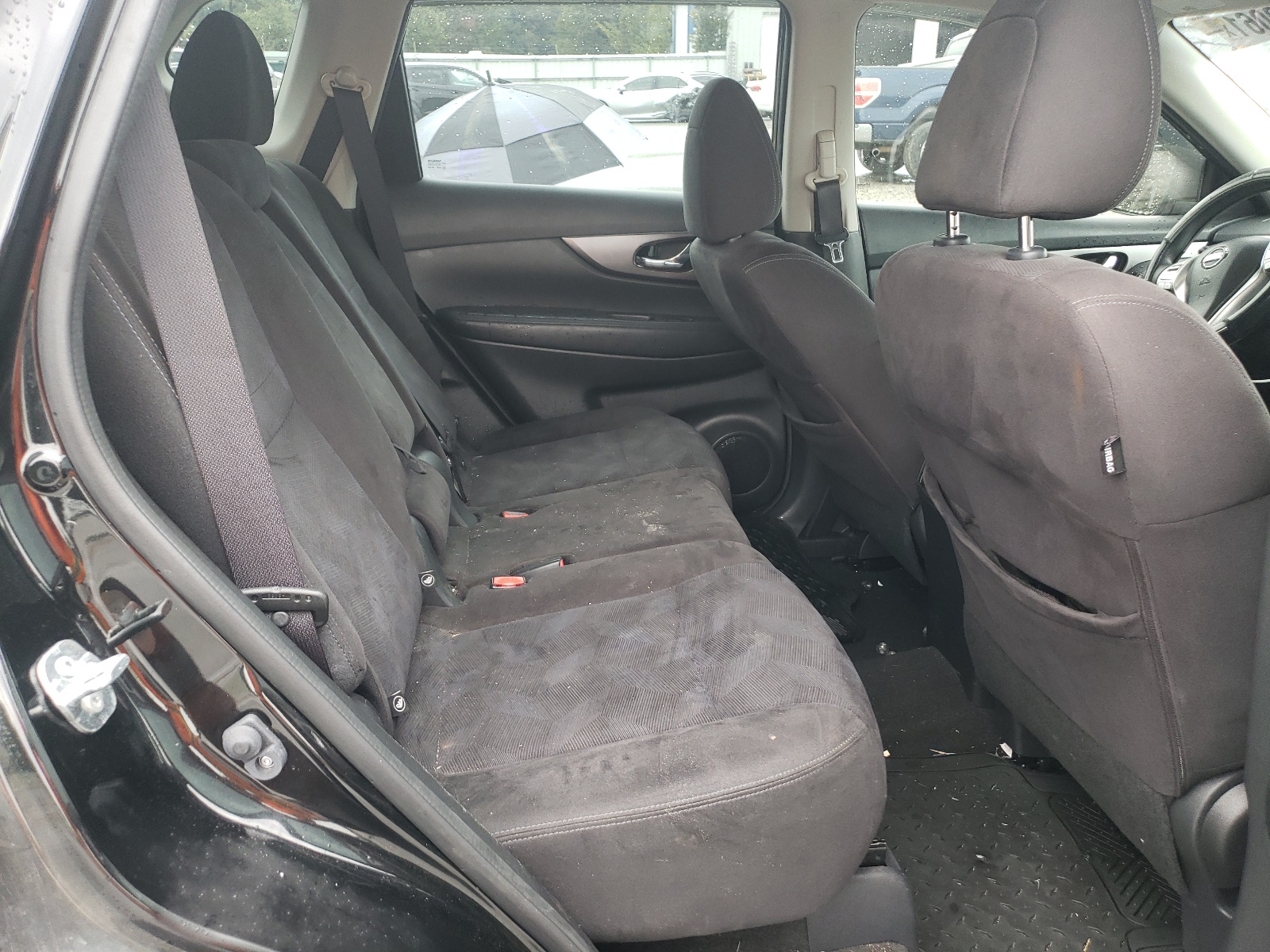 Photo 6 from auction – 2015 NISSAN ROGUE S with VIN KNMAT2MV3FP526491