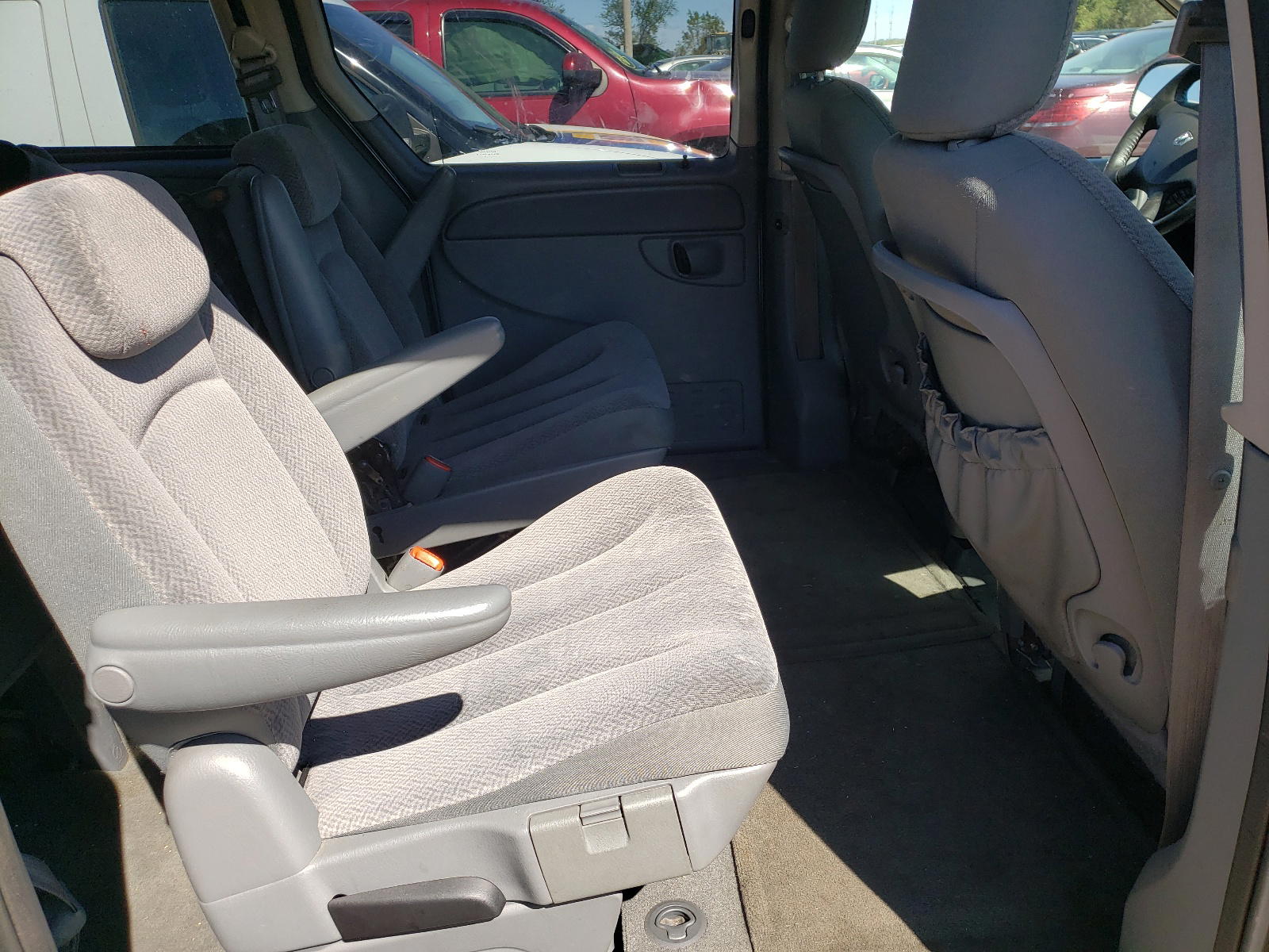 Photo 6 from auction – 2006 DODGE GRAND CARA with VIN 2D4GP44L36R649752