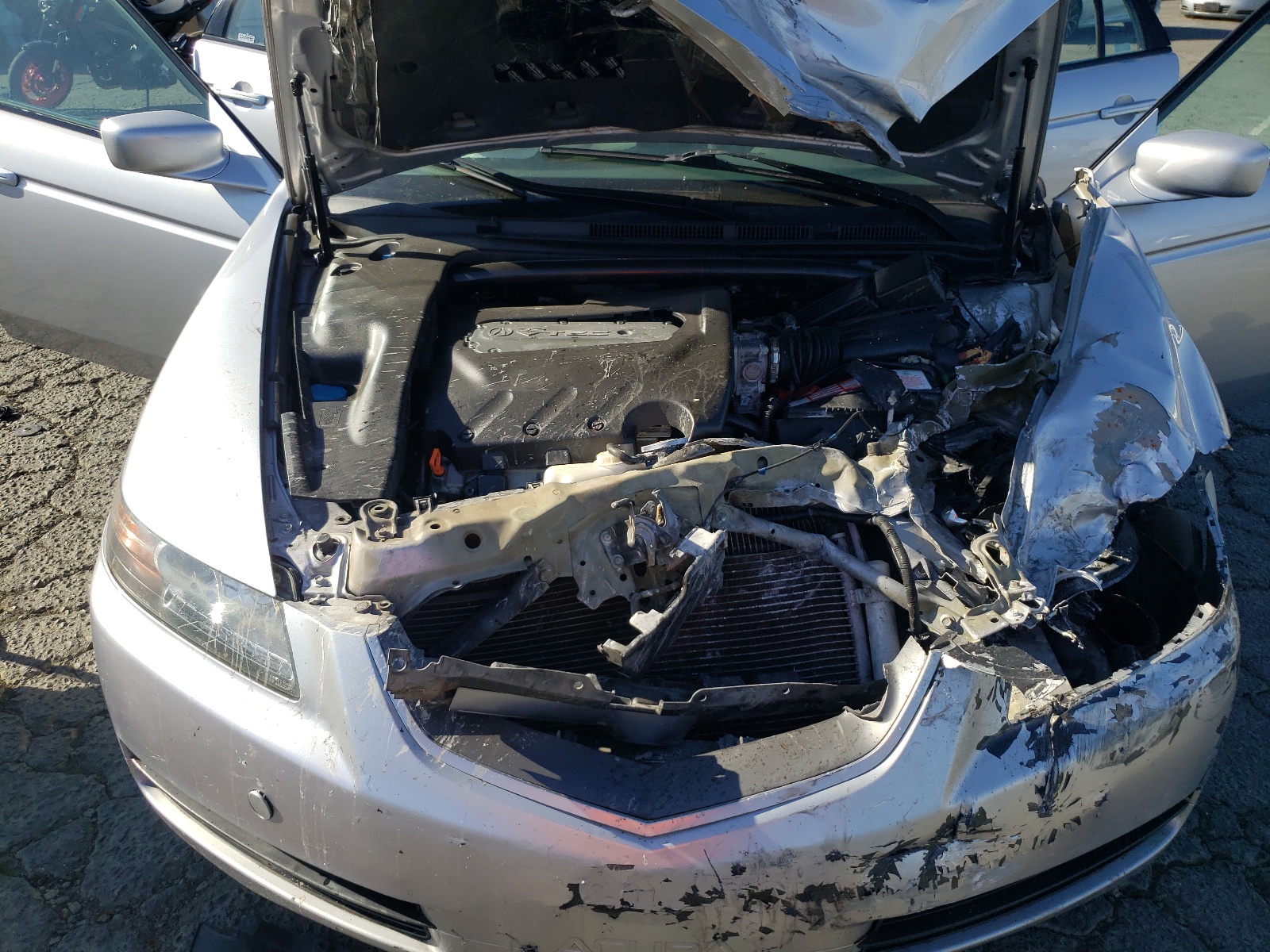 Photo 7 from auction – 2004 ACURA TL with VIN 19UUA662X4A004195