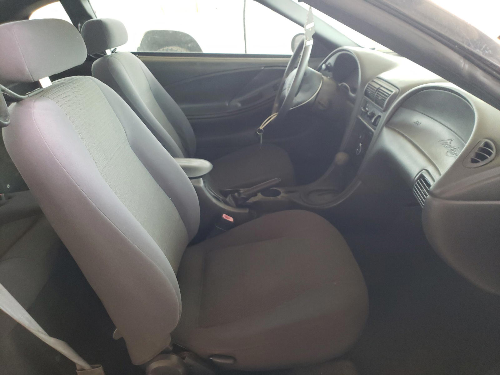 Photo 5 from auction – 2004 FORD MUSTANG with VIN 1FAFP40604F176914