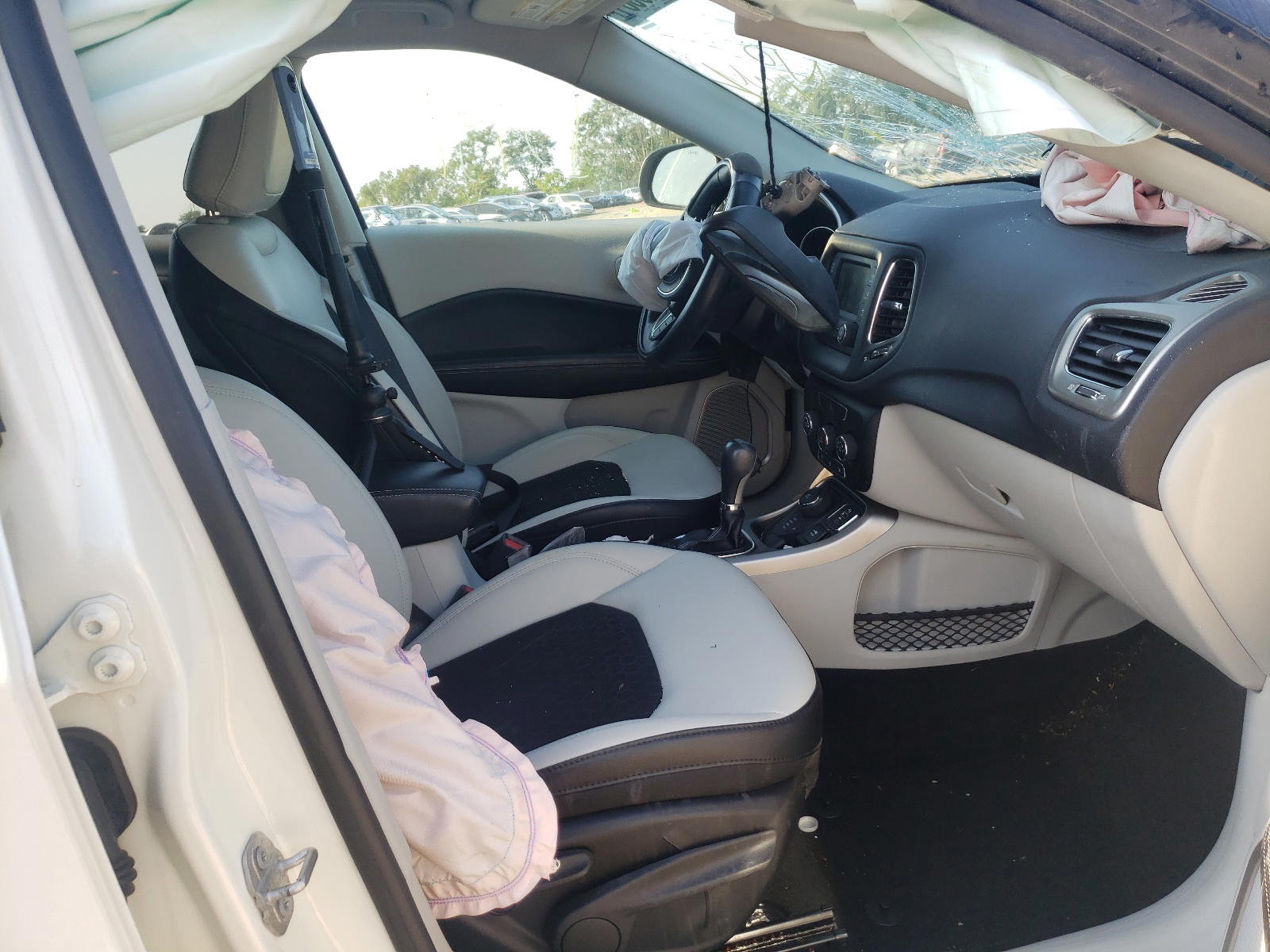 Photo 5 from auction – 2018 JEEP COMPASS LA with VIN 3C4NJDBB3JT142369