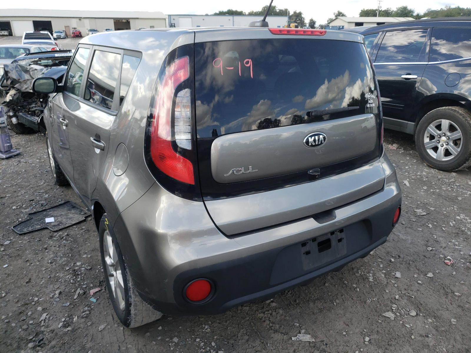 Photo 3 from auction – 2017 KIA SOUL with VIN KNDJN2A22H7473564