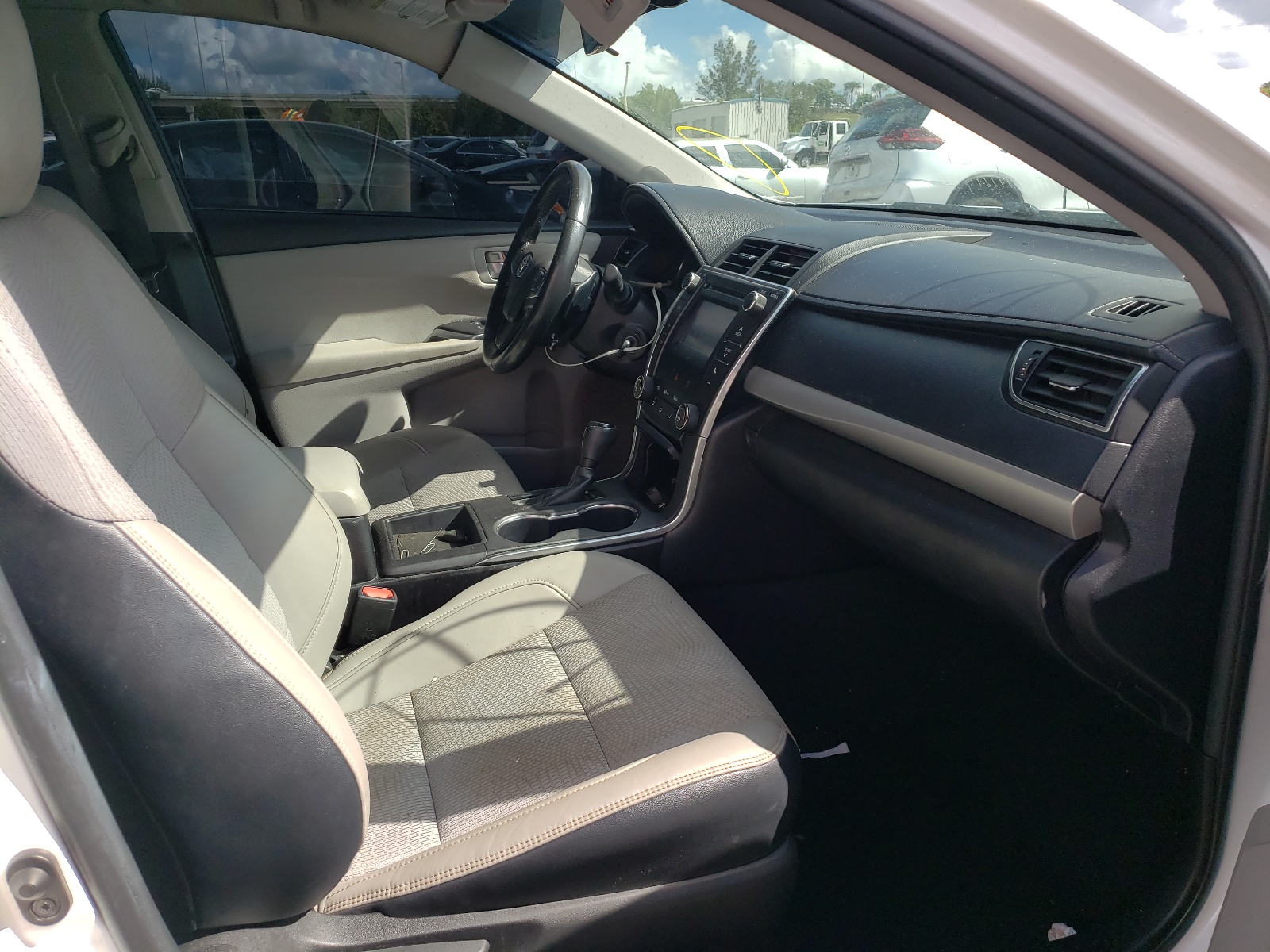 Photo 5 from auction – 2016 TOYOTA CAMRY LE with VIN 4T1BF1FKXGU176834