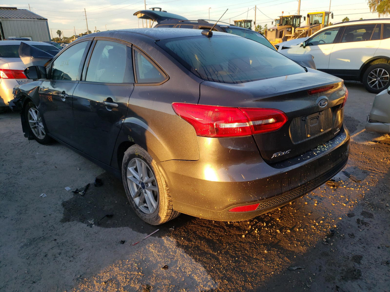 Photo 3 from auction – 2016 FORD FOCUS SE with VIN 1FADP3F28GL389461