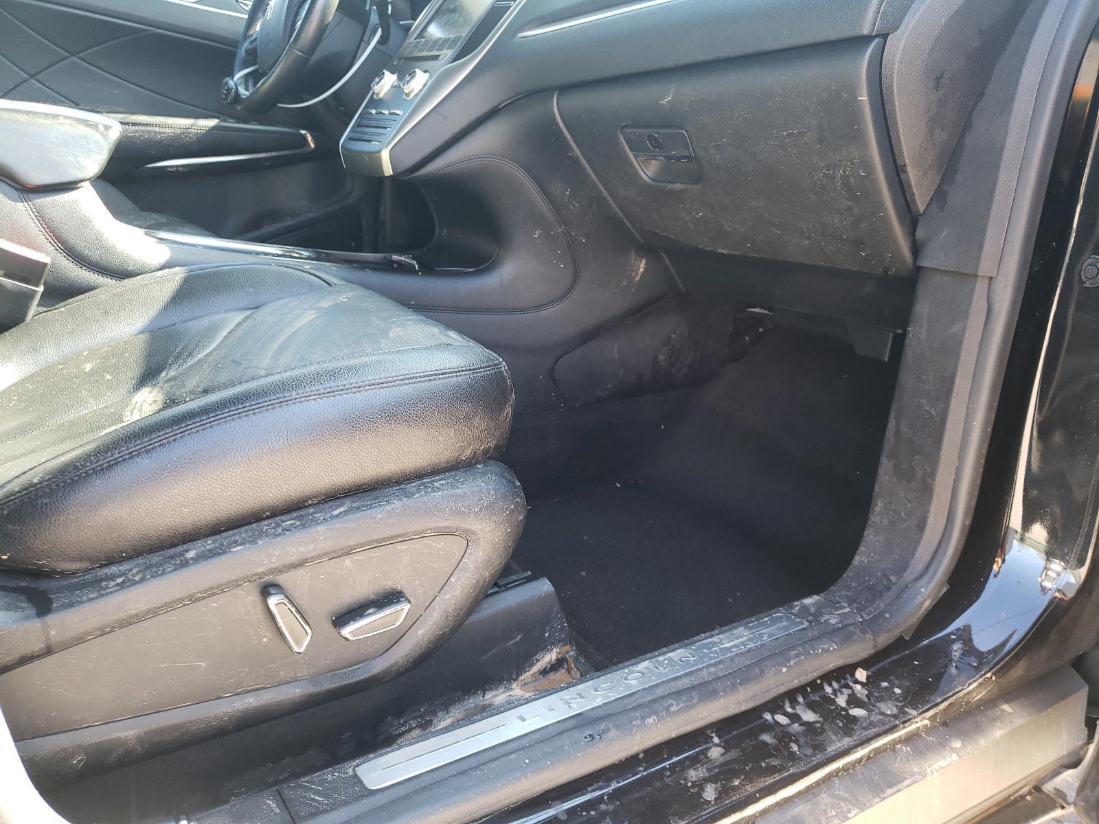 Photo 9 from auction – 2015 LINCOLN MKC with VIN 5LMCJ2A92FUJ44887