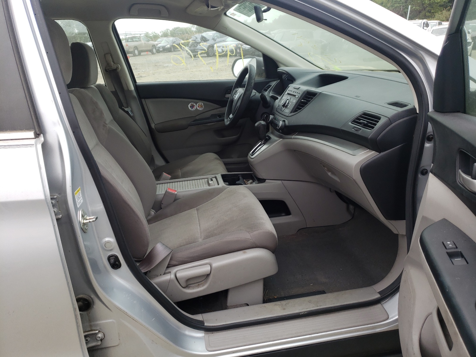 Photo 5 from auction – 2014 HONDA CR-V LX with VIN 2HKRM3H39EH521532