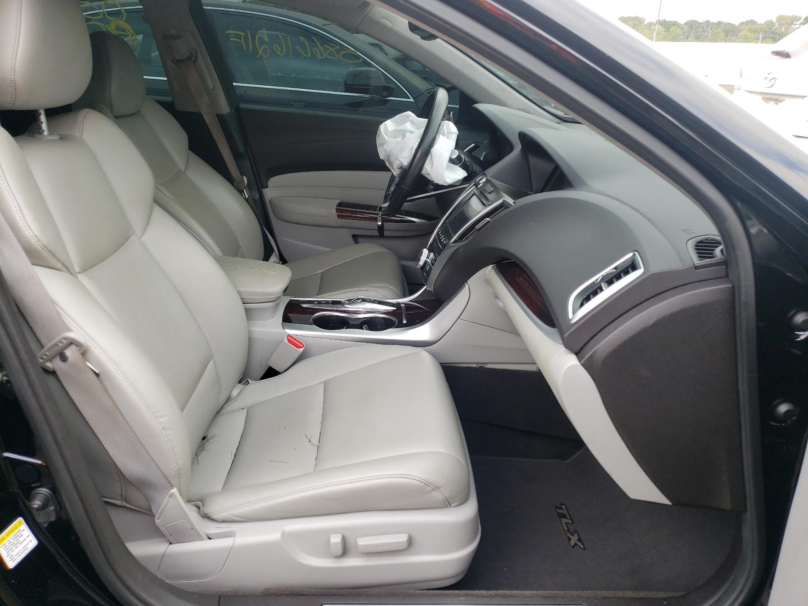 Photo 5 from auction – 2015 ACURA TLX with VIN 19UUB2F30FA026238