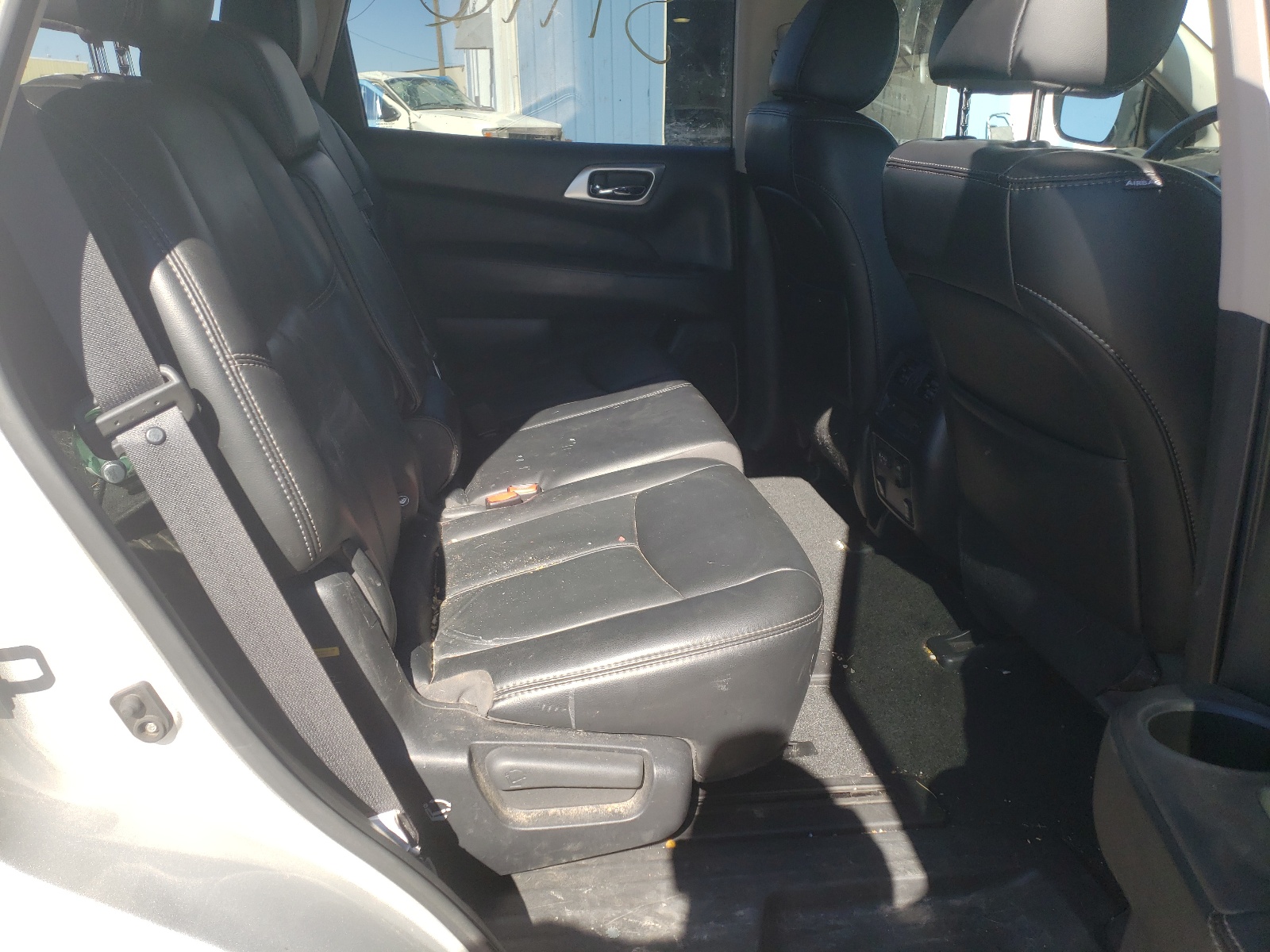 Photo 6 from auction – 2017 NISSAN PATHFINDER with VIN 5N1DR2MM8HC673981