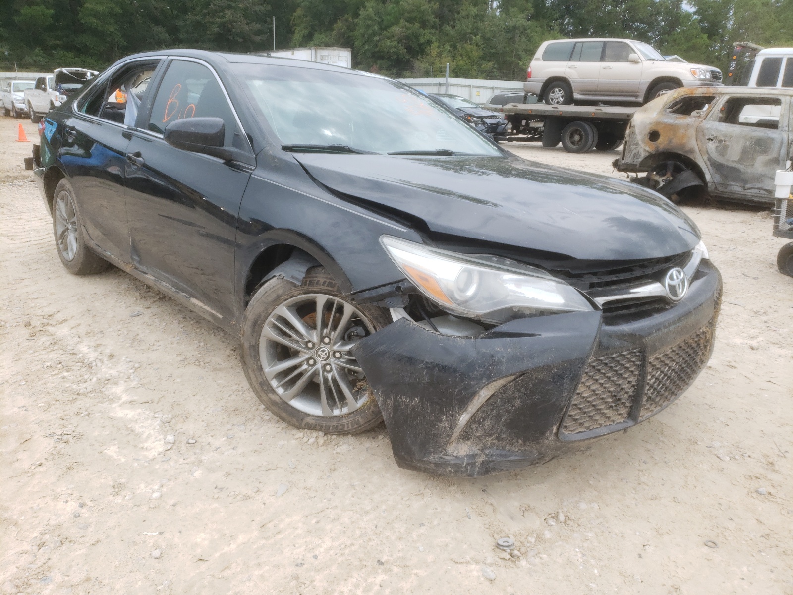 TOYOTA CAMRY LE 2017 with VIN 4T1BF1FK8HU268302 - Photo from auction